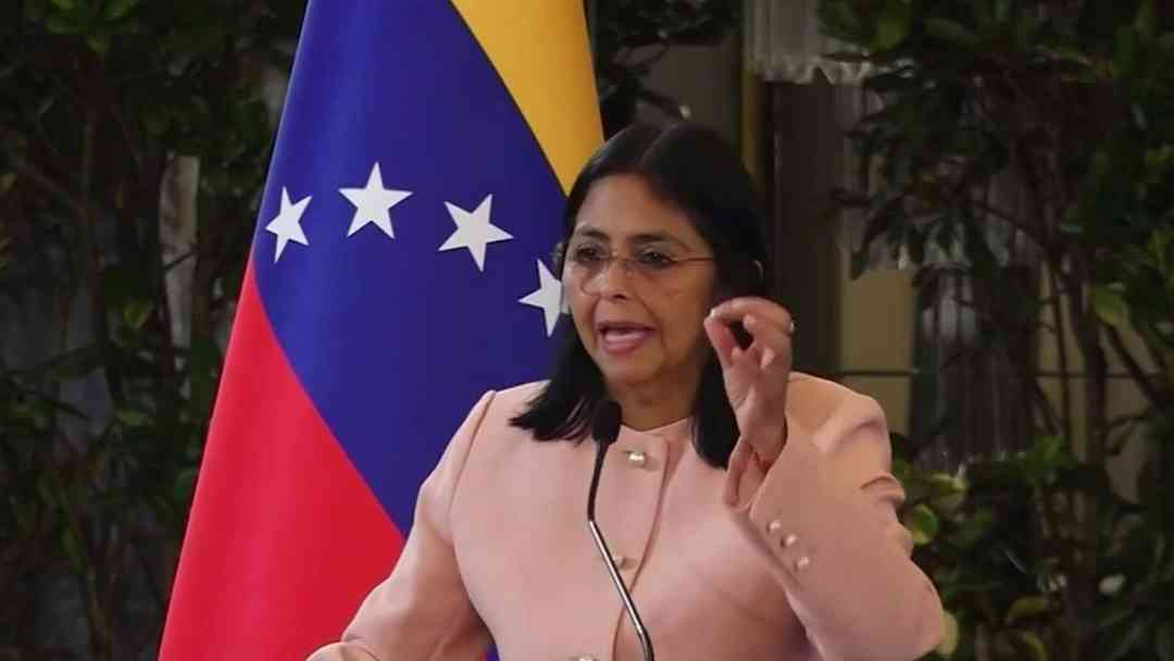 ¿Delcy Rodríguez aprobó contrato de millones del régimen de Venezuela con socios en Miami? | ViX