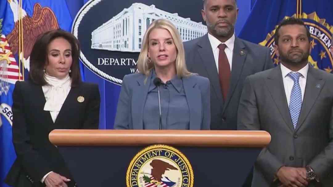 Pam Bondi ya no tiene que testificar sobre el caso Epstein, pero comité reclama su obligación | ViX
