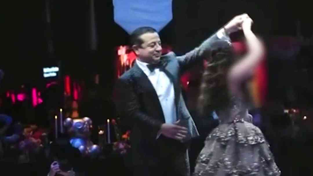 Claudia Sheinbaum ordena investigar a empleada de Pemex por millonaria fiesta de XV años | ViX