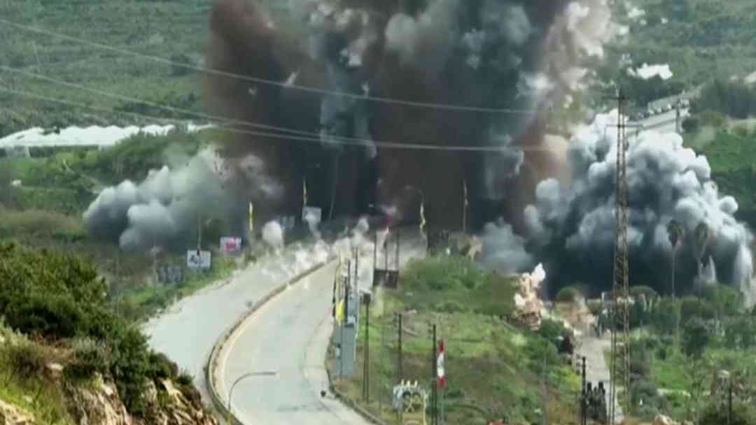 Donald Trump pide a Netanyahu reducir ataques en el Líbano | ViX