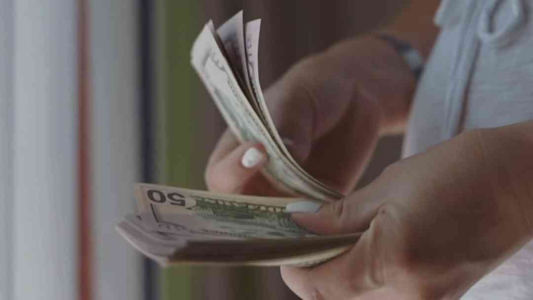 Dan a conocer las 100 ciudades con mayor morosidad en EEUU, lidera Detroit | ViX