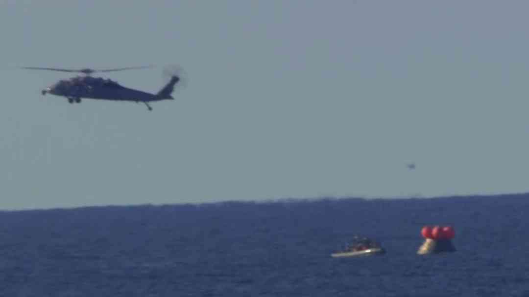 “Vaya viaje, estamos estables”: Comandante de la misión Artemis II en su regreso a la Tierra | ViX