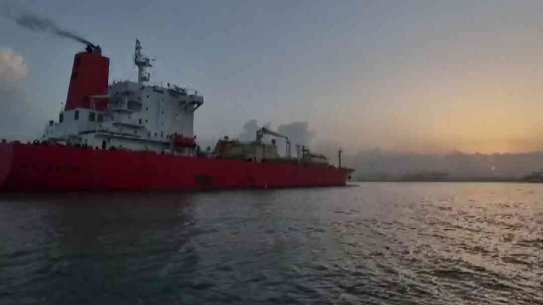 EEUU bloquea estrecho de Ormuz tras rechazo de Irán a frenar programa nuclear | ViX