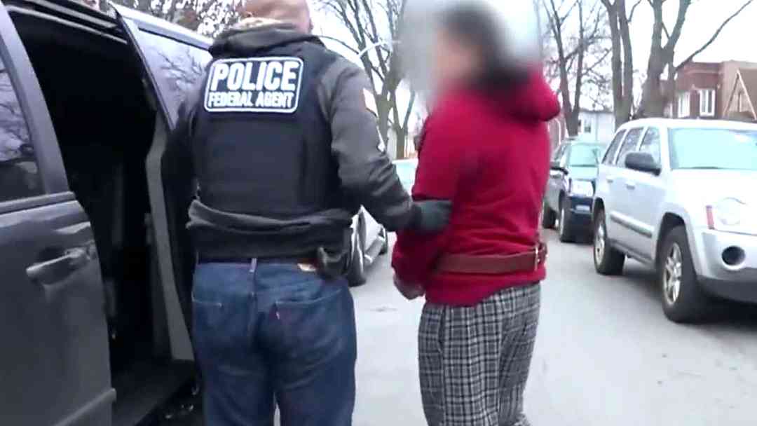Arrestos de inmigrantes sin historial criminal se disparan más de un 770% en Estados Unidos | ViX