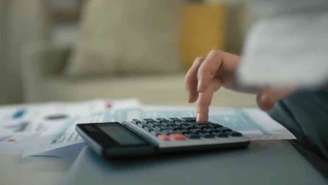 ¿Declaración de último minuto? Evita multas del IRS con estos consejos de expertos | ViX