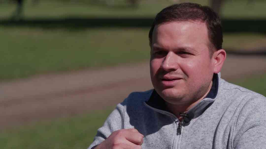 Esposo de doctora venezolana se reencuentra con su hija; madre sigue bajo custodia migratoria | ViX