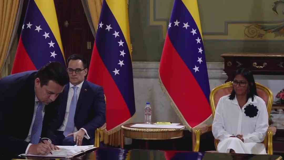 Chevron y Venezuela tienen nuevo acuerdo, con el respaldo de Donald Trump | ViX