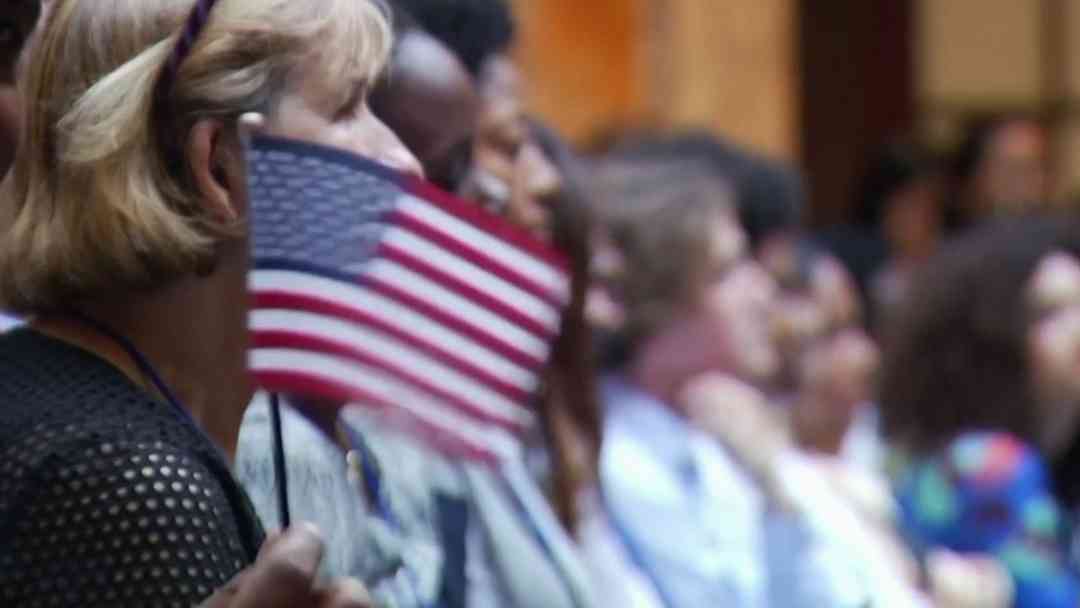 ¿Por qué van a la baja las naturalizaciones en EEUU? Los obstáculos que enfrentan miles en 2026 | ViX