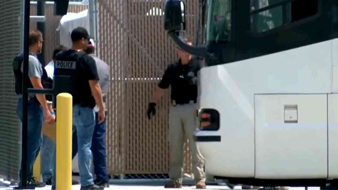 Sheinbaum ordena visitas consulares diarias ante la muerte de 15 mexicanos en custodia de ICE | ViX