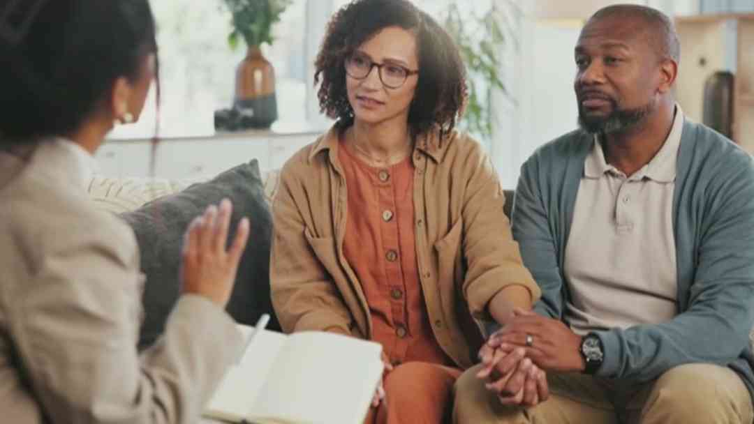 ¿El secreto de la longevidad? ¿Cómo el matrimonio reduce el riesgo de cáncer en hombres hispanos? | ViX