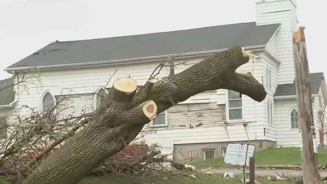 En video: Así se ven los daños hoy por tornado que azotó poblado en Wisconsin | ViX
