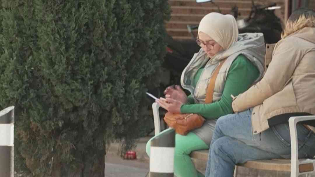 España inicia hoy proceso masivo de regularización para casi 600,000 inmigrantes | ViX