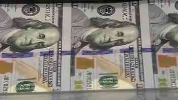 Inmigrantes evitan pagar impuestos por temor a que se compartan datos con ICE, las perdidas son millonarias