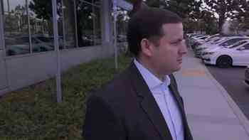 Venezolano acude a cita de asilo en California tras detención de su esposa