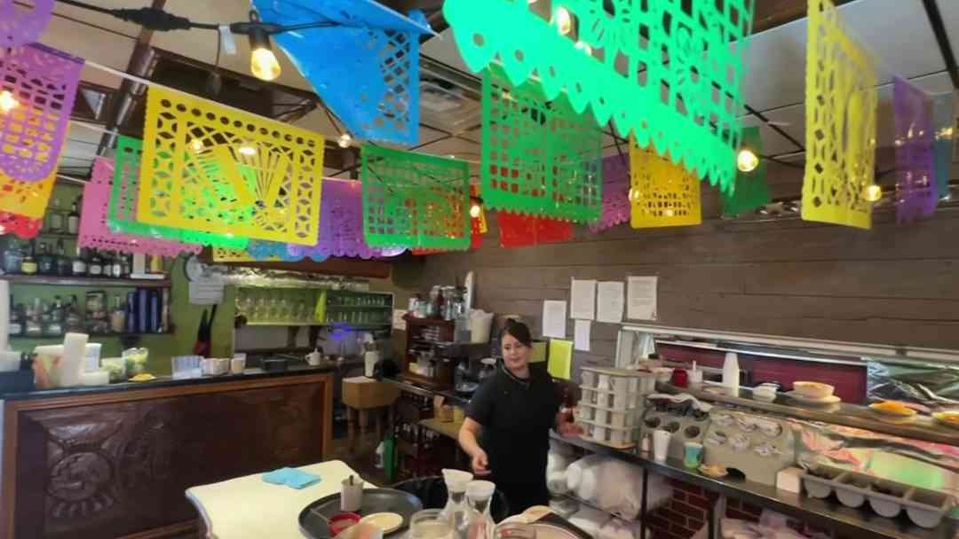 Chicago se queda sin su tradicional desfile del 5 de mayo ante los temores por ICE | ViX