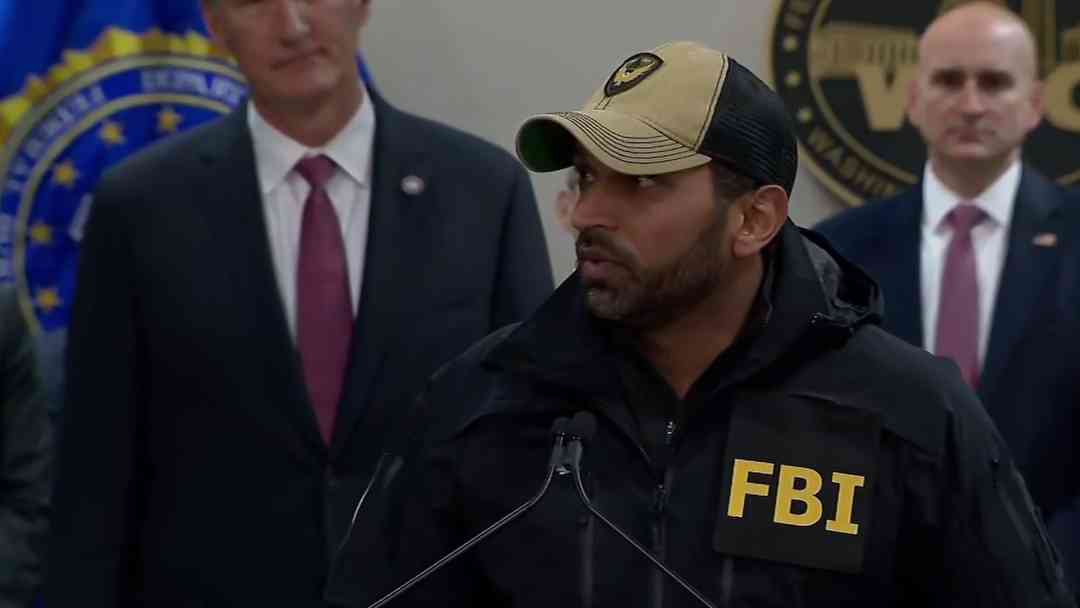 Director del FBI Kash Patel demanda a The Atlantic por difamación | ViX