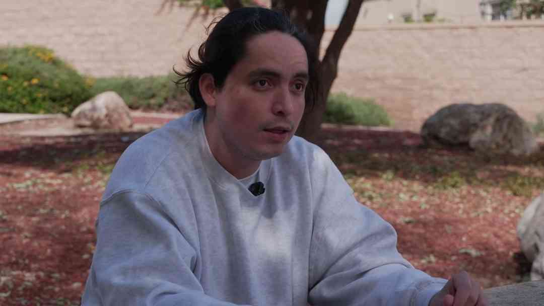 Liberan a inmigrante venezolano tras 19 meses detenido en centro ICE de Adelanto | ViX