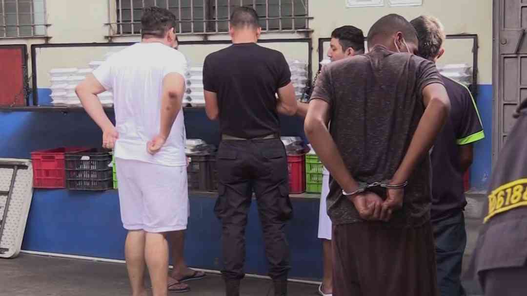 El Salvador permite cadena perpetua a menores desde 12 años por delitos graves | ViX