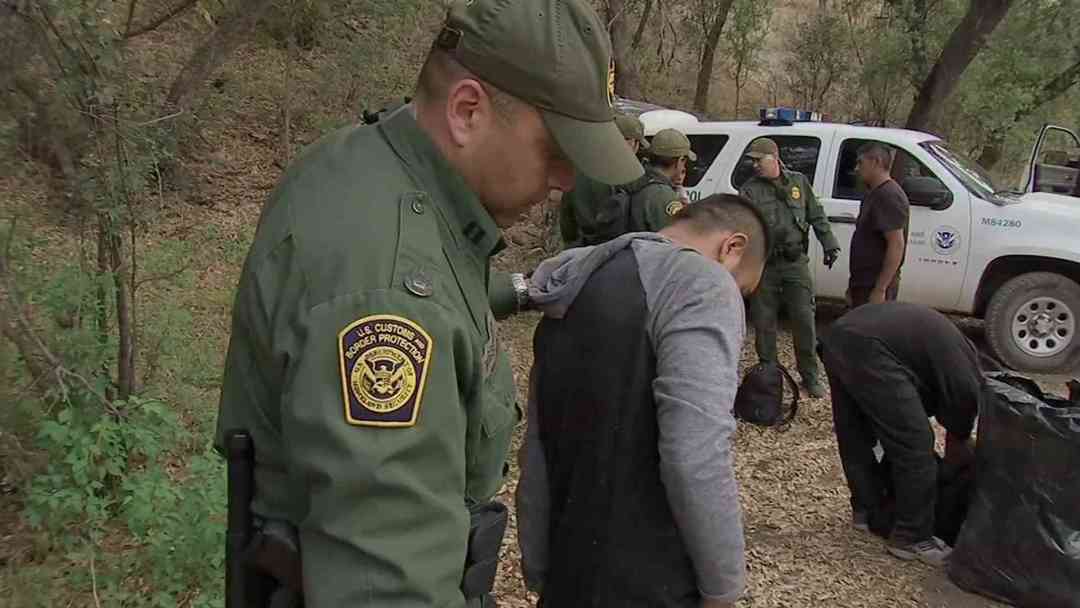 Entra en vigor ley SB4 en Texas; permite detener y expulsar a inmigrantes irregulares | ViX