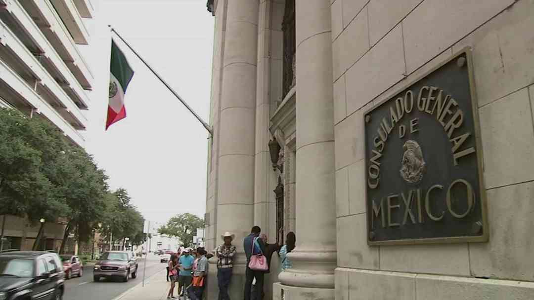 Aumenta trámite de doble ciudadanía para hijos en EEUU ante retorno y deportaciones | ViX