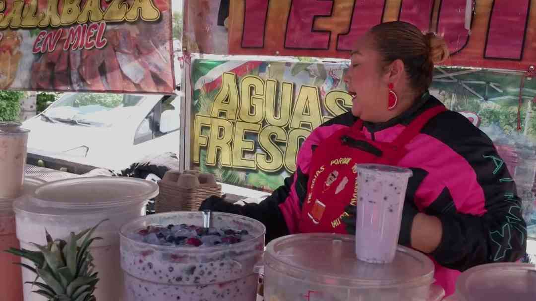 Aguas frescas se vuelven virales; sabores exóticos atraen filas de hasta dos horas | ViX