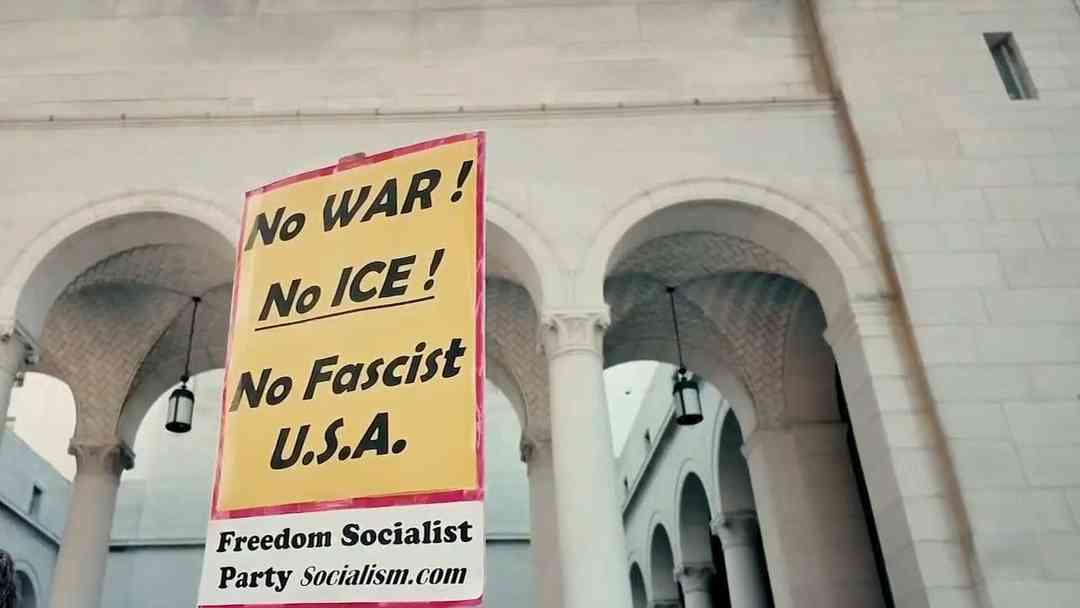 Inmigración revisará redes sociales y opiniones políticas para otorgar la residencia permanente | ViX