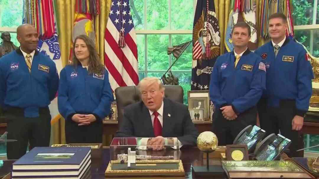 ¿Cuál fue la polémica en la visita de los astronautas de la misión Artemis II a la Casa Blanca? | ViX