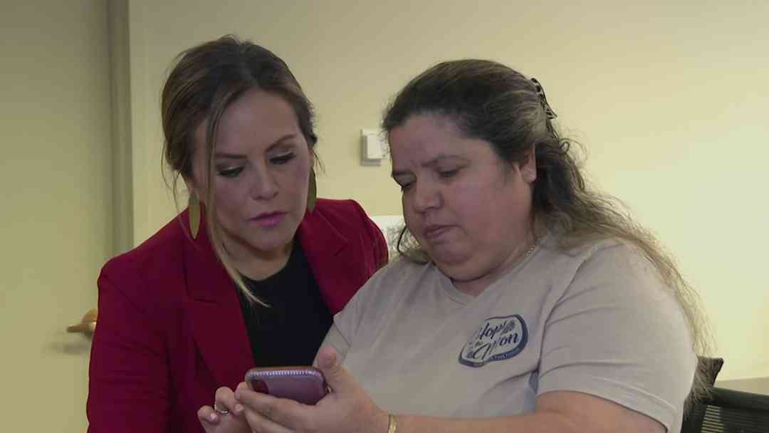Esposa de víctima en Baltimore teme deportación pese a promesa de alivio migratorio | ViX