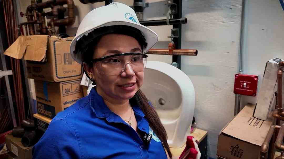 Inmigrante colombiana lidera escuela de construcción y rompe barreras en Nueva York | ViX
