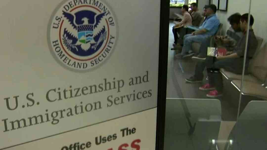 Nuevas Reglas de Inmigración | USCIS revisará ideología política y redes sociales de solicitantes | ViX