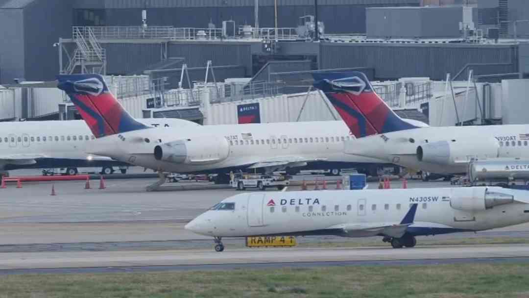 Aeropuerto JFK Nueva York | avión de Delta y nave privada evitan colisión tras acercarse a 500 pies | ViX