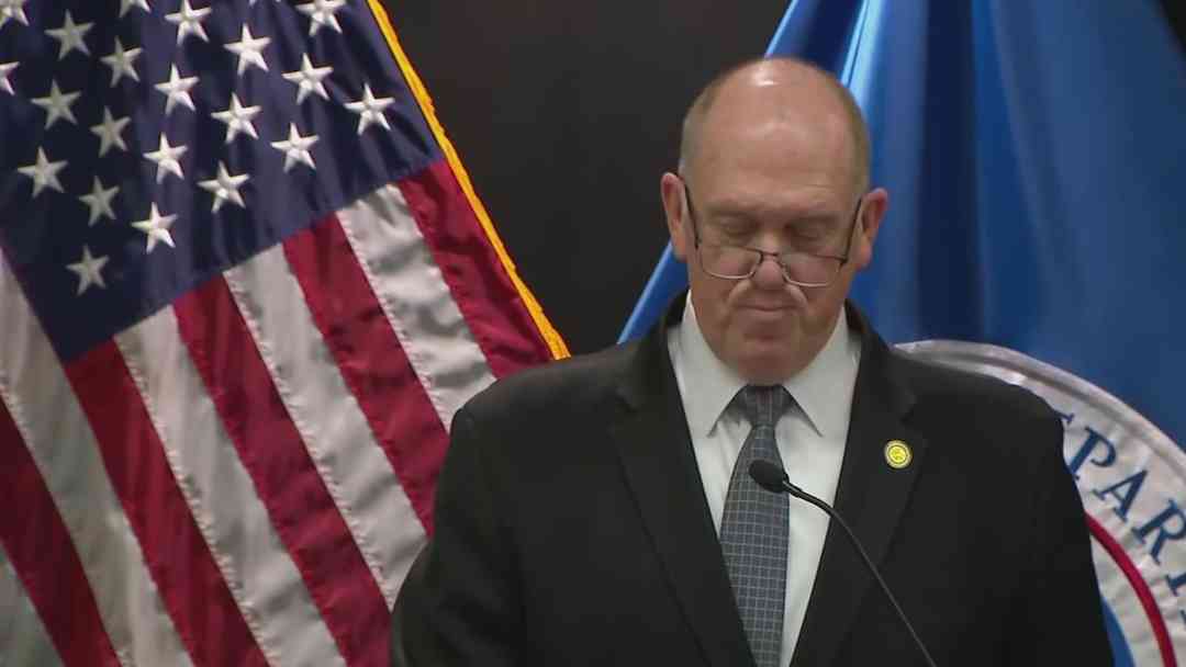 Tom Homan anuncia una ola de deportaciones sin precedentes y apunta contra ciudades santuario | ViX