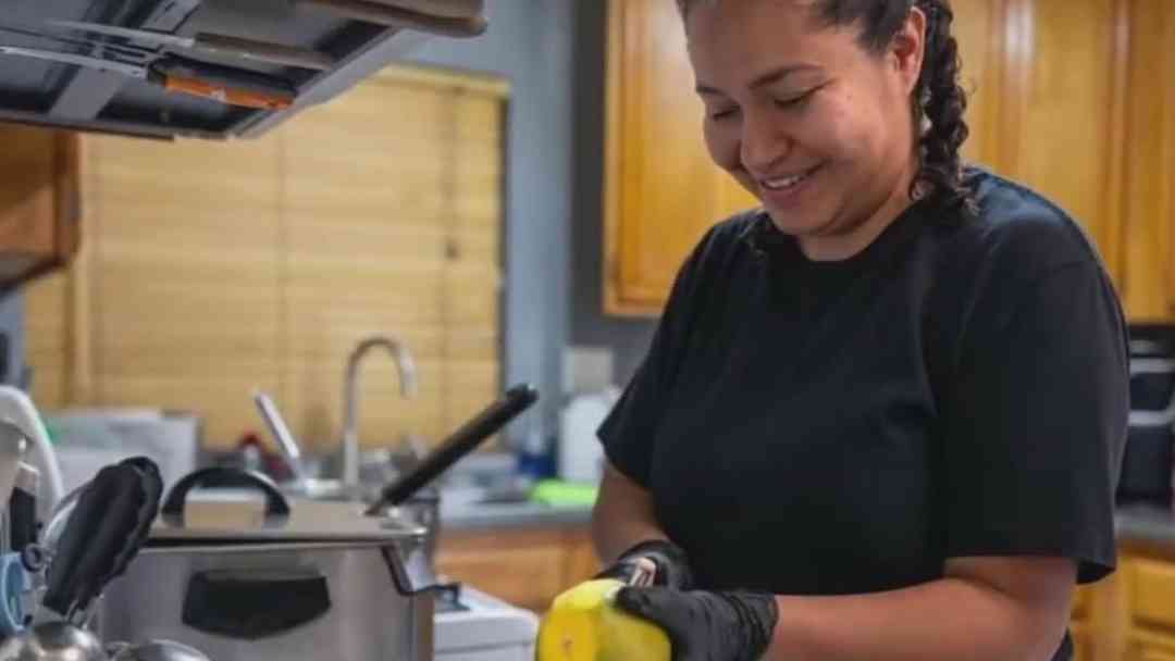 Del sazón al emprendimiento, programa de microempresas en California brinda oportunidad a inmigrantes | ViX