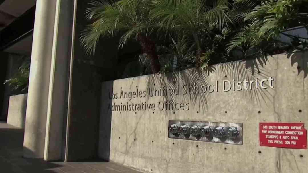 Investigan al Distrito Escolar Unificado de Los Ángeles por manejo de denuncias de abuso sexual en escuelas | ViX