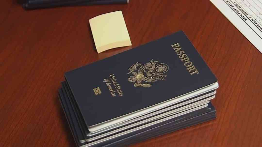EEUU revoca pasaportes a padres con deudas de manutención infantil | ViX