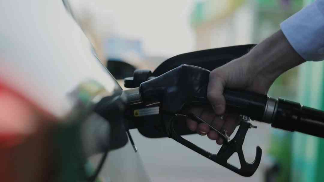 EEUU analiza suspender impuesto a gasolina por guerra con Irán | ViX