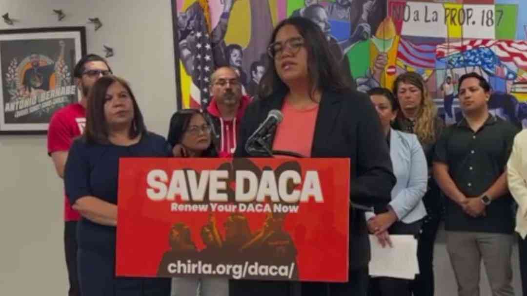 Retrasos en DACA generan crisis laboral y legal en EEUU | ViX