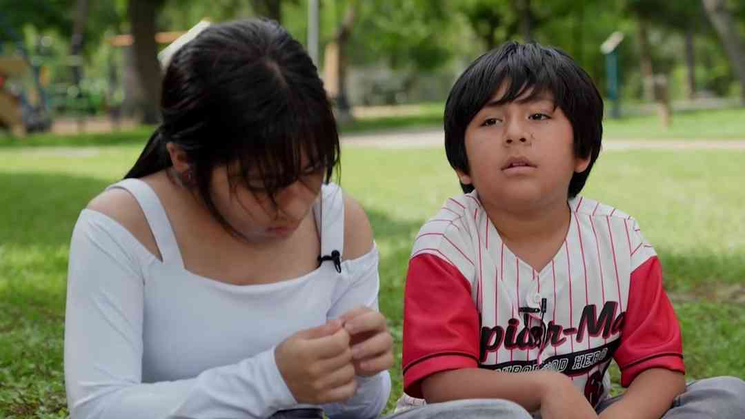 Niños relatan secuelas emocionales tras su paso por centro migratorio de Dilley | ViX