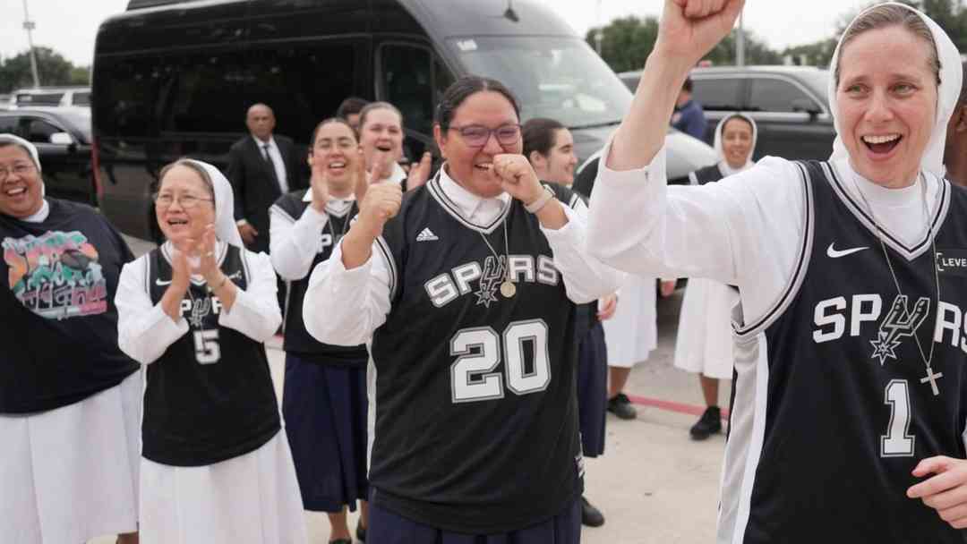 ¡Bendita afición! conoce a las Spurs Nuns las monjas seguidoras de los Spurs de San Antonio | ViX