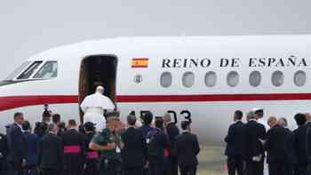 Crónica: Así fue la falla que llevó al papa León XIV a 'tomar prestado' avión del Rey de España para volver a Roma