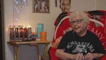 Doña Elena, la abuelita que ha prendido las redes por su afición a los Spurs, conoce su historia
