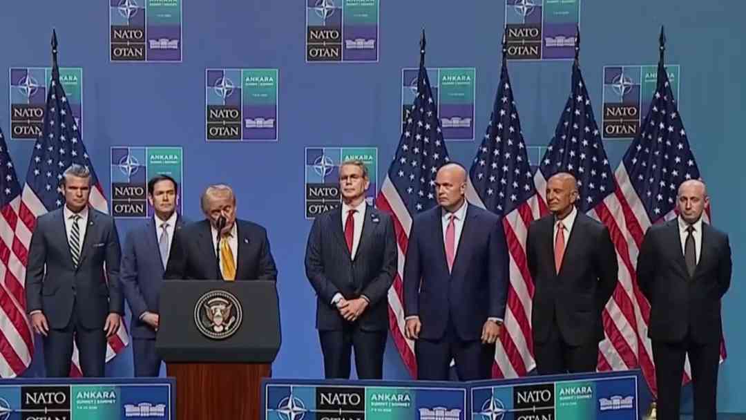 Especialista analiza el lenguaje corporal de Donald Trump y otros líderes durante la cumbre de la OTAN en Turquía | ViX