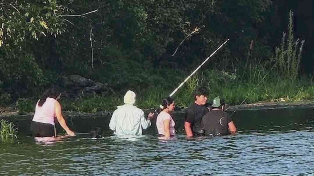 Cinco hispanos mueren ahogados en un río de Ohio al intentar salvar a un amigo; varios niños quedan huérfanos | ViX