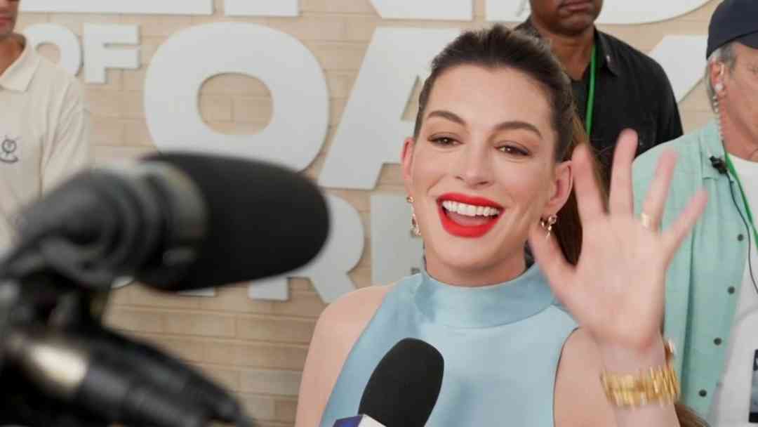 Anne Hathaway habla sobre su tercer embarazo y manda un mensaje a Michelle Galván | ViX