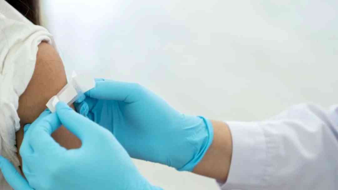 Trump firma orden para reducir vacunas infantiles de 18 a 11 dosis y genera rechazo médico | ViX