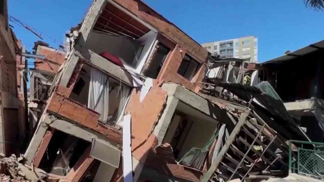 Videos impactantes del sismo en Colombia; entre edificios que caen y ayuda humanitaria | ViX