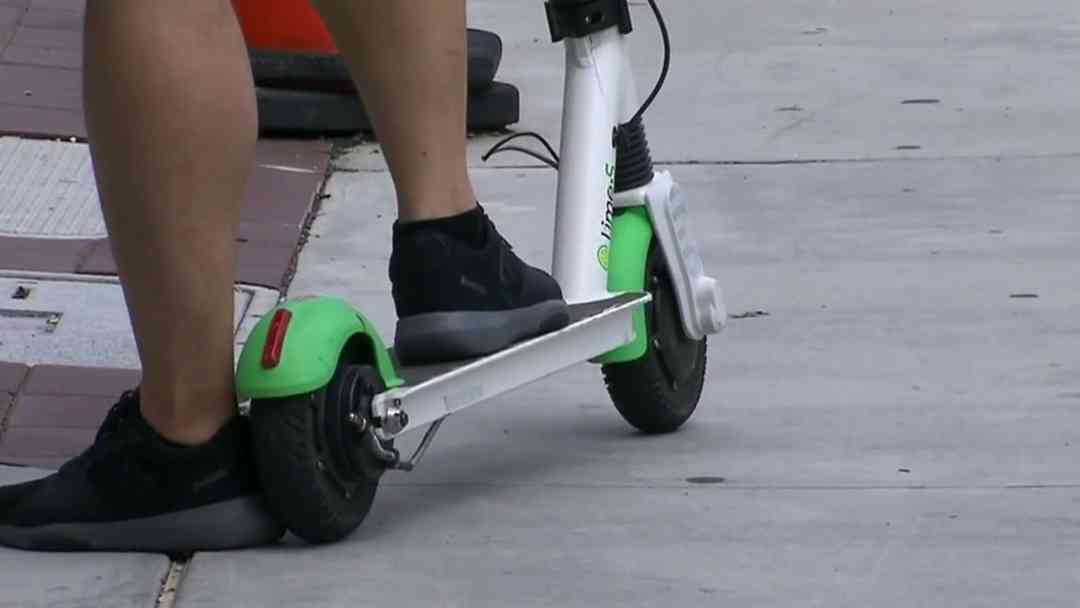 Guía básica para evitar accidentes de niños en bicicletas y patinetas eléctricas | ViX