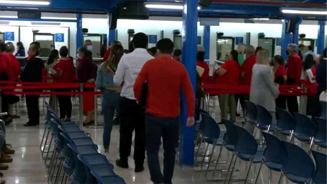 Trump ordena pausa en las citas para visas en todo el mundo: ¿Qué novedades hay en la Embajada de EEUU en Colombia? | ViX