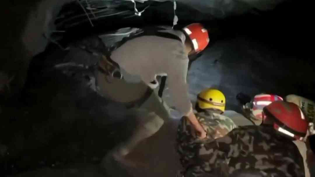 Inundaciones en Nepal dejan 919 muertos y casi 4,800 desaparecidos | ViX