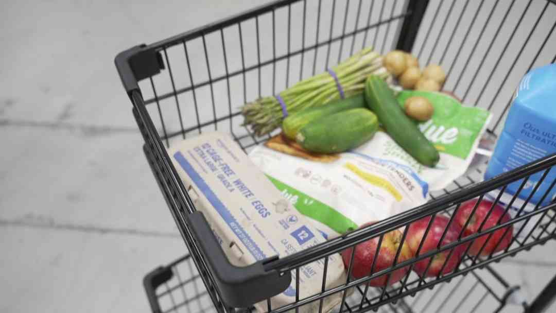 "Nos ayudan a calmar el hambre": El relato de madres que recurren a bancos de alimentos para alimentar a sus hijos | ViX